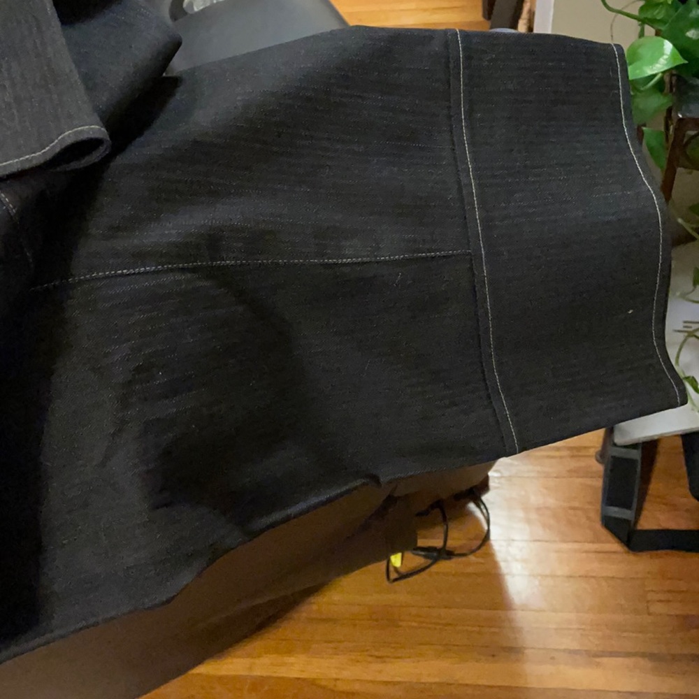I have a soft dark jean crop , w/ pocket to the knees has ties on the leg